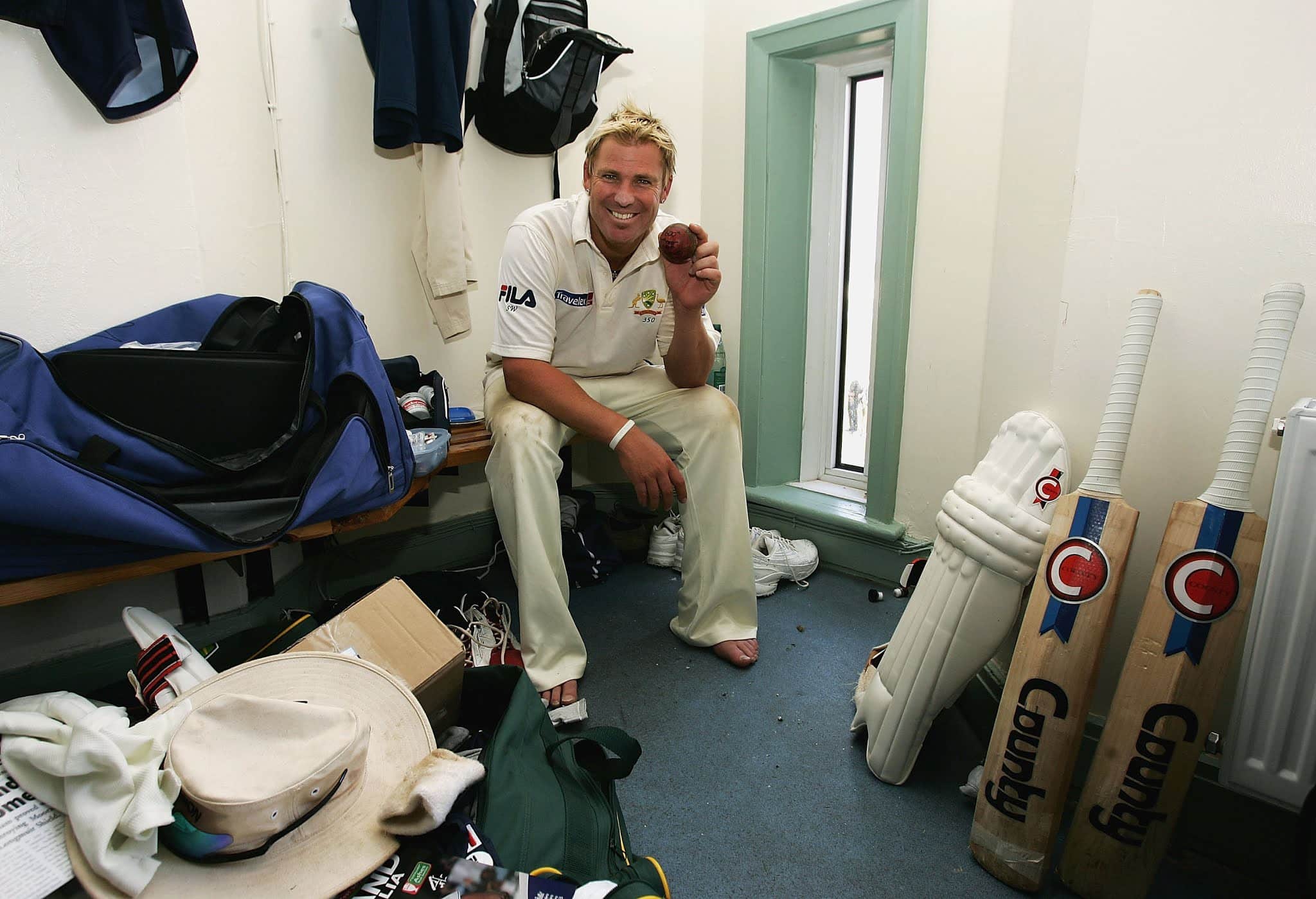 #OTD in 2005: Shane Warne became the first bowler to grab 600 wickets in Test Cricket